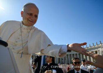 ĐTC Lêô XIV – Chu Kỳ Giáo Lý Công đồng Vaticanô II qua các Văn kiện III. Hiến chế Gaudium et Spes 1. Giáo hội: Lắng nghe và phục vụ thế giới