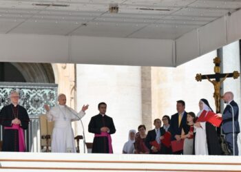 ĐTC Lêô XIV – Chu Kỳ Giáo Lý  Công đồng Vaticanô II qua các Văn kiện IV. Hiến chế Gaudium et Spes 2. Phẩm giá con người: Hồng ân và Trách nhiệm